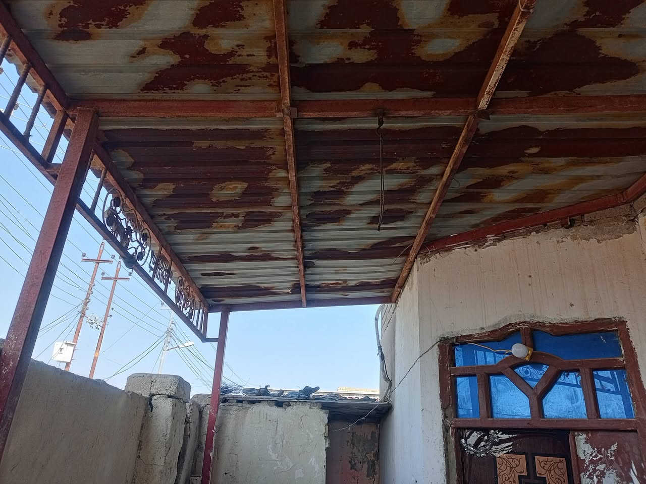 سقيفه البيع حديده ثقيل عدد الجينكو ٩شخاط ثقيل سعر ٣٠٠المكان القرنه الشرش ***********
