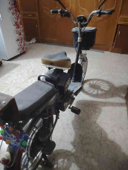 سلام عليكم دراجة شحن للبيع كلشي مانقصهه العنوان ابو غريب شهداء يم ابو عدنان ابو النشايه *********** السعر 250 او بيهه مجال
