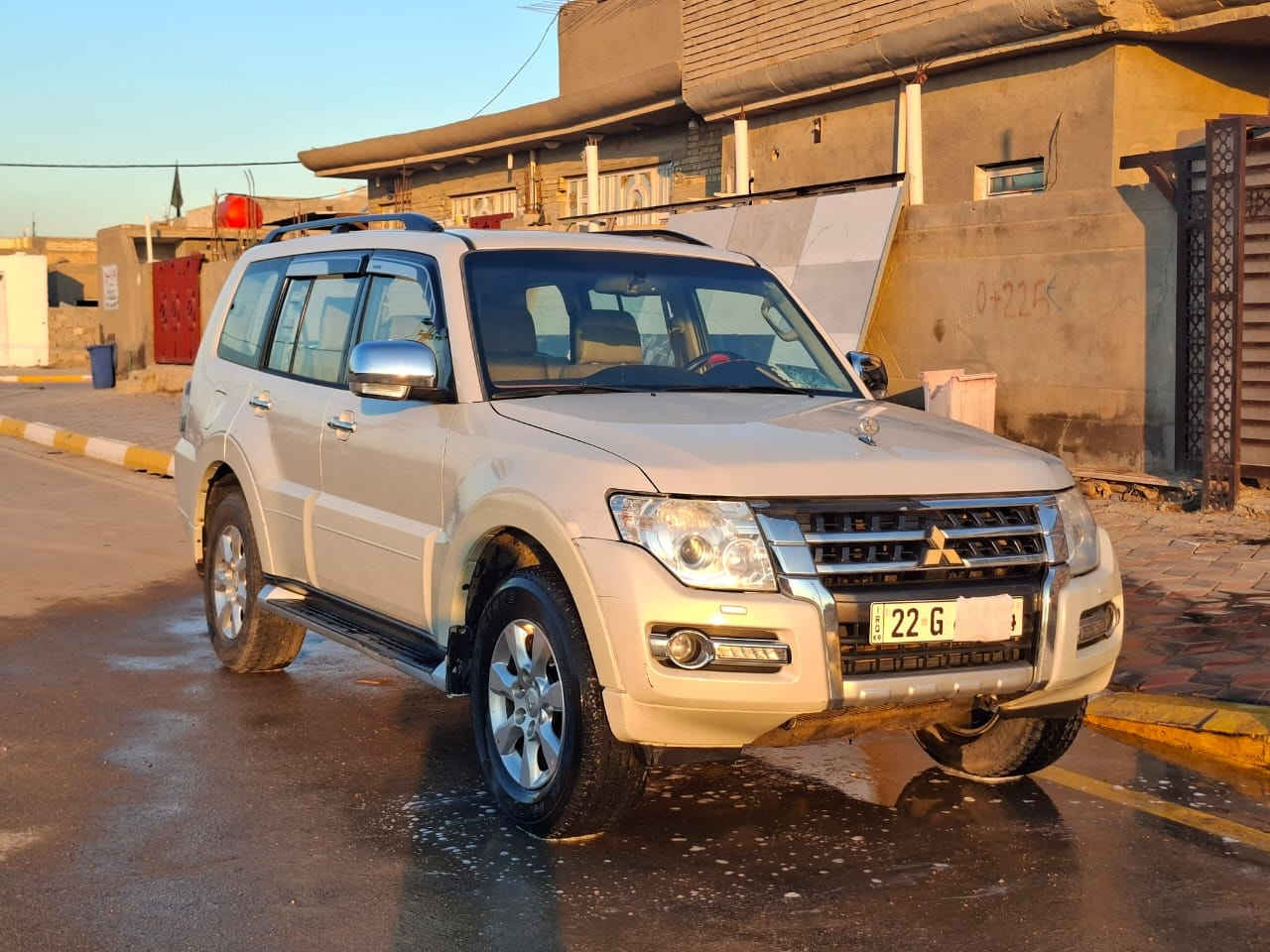 باجيرو حبتور 2016 رقم أربيل 
و سنويه و هزه جديدة 
ماشيه 150 
مكينه 3500... 6 سلندر 
كشنات جلد 
تخم تاير برجستون 
اربع أصابع بارد بالجاملغ الأمامي 
 طخة بسيطه باب الخلفي  
(موضحة بالصورة الثالثه)
السعر 215 $ بيها مجال حك الجيه 
واسط قضاء الزبيدية 
متواجدين على الفيس 
***********
