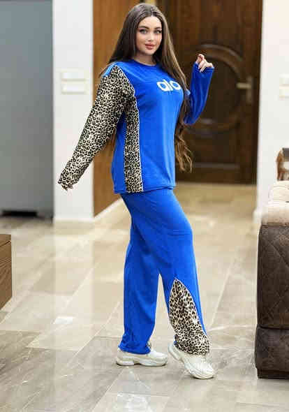 تراك نسائي تركي شتائي 🔥
الخامه قديفه فرنسي💯 صناعه تركي 
السيري 4 قطع لون واحد ويمكن تشكيل 6 الوان بلدرزن حسب الاختيار .
سعر الدرزن 114  الف
خدمة توصيل جميع المحافظات  5 الف
للحجز مراسلة الخاص او واتساب 
0785 469 0407 
https://t.me/ooo8gr/18706
