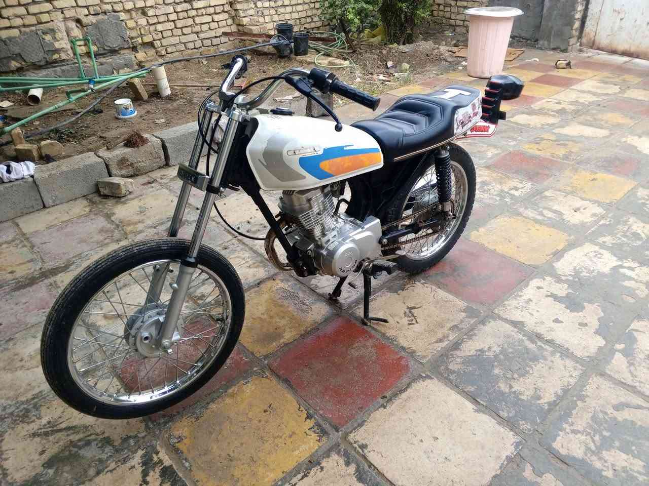 دراجه نامه مديل 25 ما صاله هواي من معمره مفتوحه ولفات فقط وخرسه. ورزنه وشاصي نضيف سعر 600 وبيه مجال الشراي مكان ناصريه جسر الهولندي رقم ***********
