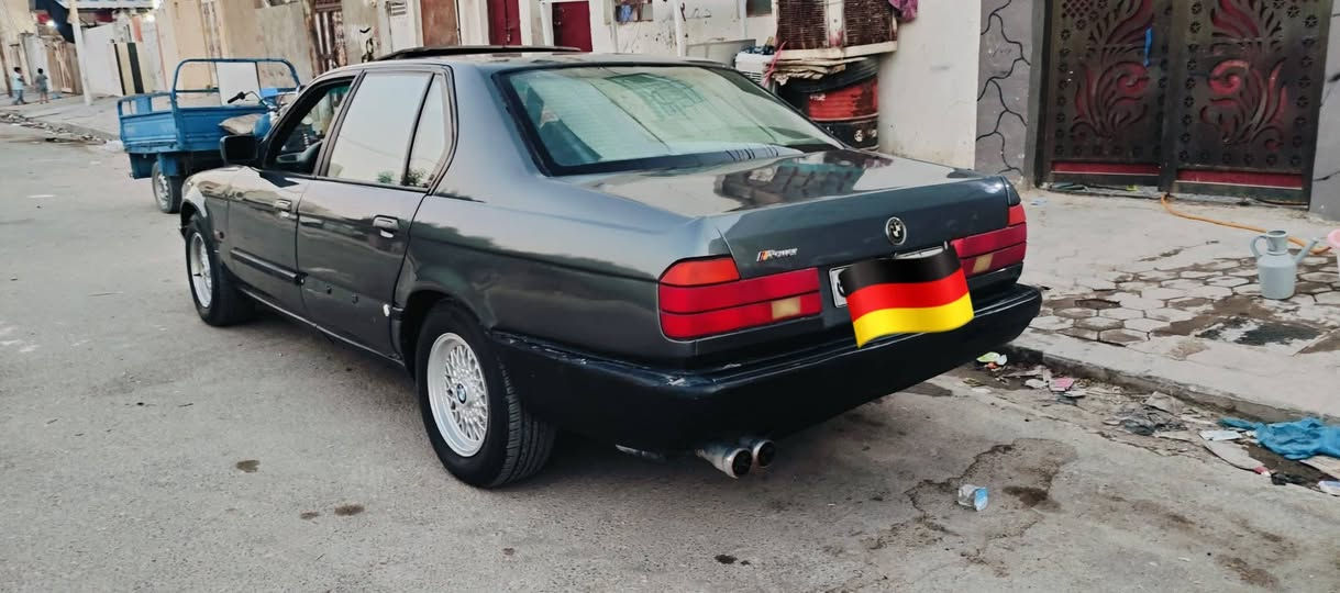 السلام عليكم ورحمة الله
عزيزي اقره المنشور وتفاصيل قبل لا تراسلني 

Bmw 735 IL 1991 نجف 
المواصفات 
مكينه 3500 مفتوح 
الون رصاصي . رمادي 
بجم عريض 
سلايد روف 
سقف كنتاره اسود 
دبل جامه 
باب طويل رئاسي 
دبل جكمجه 
دواخل اسود + صاج ملكي 
كشنات جلد اسود كهرباء 
جام كهربائي + مري 
بردات اصل 
تخم تاير + ويل خليه 15
باتري جديد قبل اسبوع مشتري 

الظرر
جاملغ جهة اليمنه مبدل 
مصبوغه عام بدون بوليش 

النواقص 
نيكل دعاميه اماميه 
دبت ماء ماسحات 
جك + ويل اسبانه 
فرش الجنطه  
تبريد عاطل 
حداديه الاماميه , 50% الخلفيه 75 

مكان السياره النجف الاشرف 
سنويه بأسمي الغاية 27

اخوان كلشي ذكرت وكلشي وضحت  اتفيدك تعال اطلع بيها وشوفها لا تراسلني وتسئل شبيها ما بيها

السعر 35 $


**إذا كنت صاحب هذا الإعلان وتريد حذفه لأي سبب، رجاءا أرسل رسالة إلى الدعم الفني**