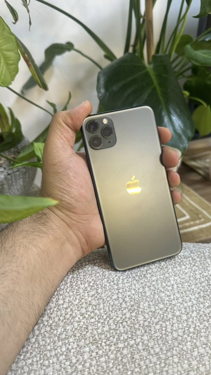 ايفون 11 برو ماكس
الذاكرة 512GB 
النظافة 95% 
مبدل بطارية فقط 
بدون ملحقات الكارتون مالتة ضايع
السعر 375 الف
البيع نقدي فقط 
*********** واتساب وماسنجر هم متواجد 
مكاني النجف / الكوفة
