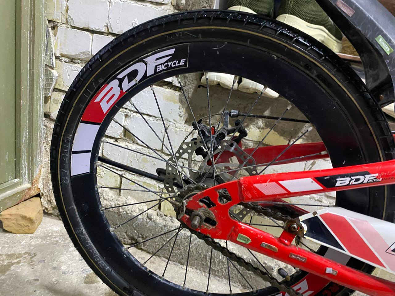 السلام عليكم 
بايسكل جبلي للبيع 
نوعيه BDF
السعر 65
وبي مجال
الاتصال على الرقم 
***********
