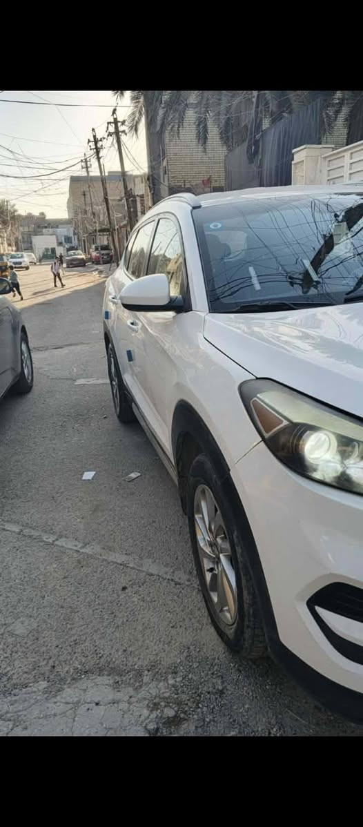 سلام عليكم ورحمت الله وبركاته من رخصت الادمن المحترم توسان لبيع موديل 2018 وارد امريكي حادث موضح بل صور بيه لغد امصلح سياره خير من الله كامله من كلشي مكينه كير حداديه تبريد كامله سعر 137 مكان مدينه الصدر جميله السياره بسمي تحويل ثاني يوم ما ابيع اله مكاتبه مروريه للاستفسار رقم الهاتف ***********
