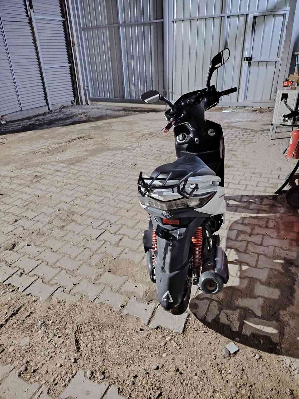 مرخصت الادمن المحترم 
السلام عليكم مراوس  سكنس لد ياباني قبق نفخ استاند حساس نكره سلف كهربائيات كوله شغاله شلعه ومعدل فول دشبول شغال نضيفه محرك مكفول واخرس كل نقص مابيه مكاني بل اعظميه نهايه شارع عمر ***********
