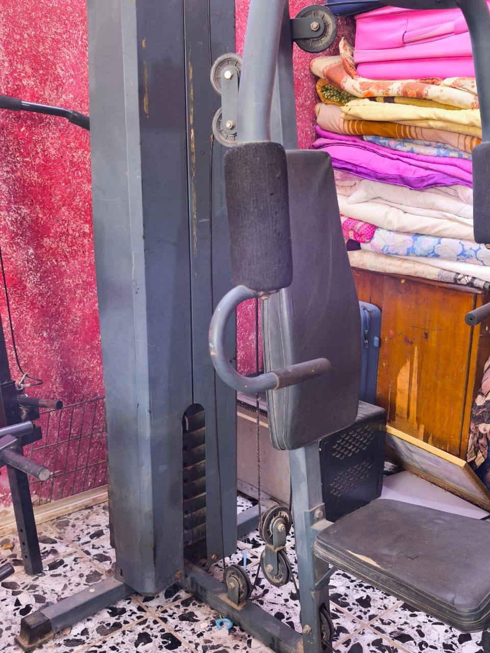 جهاز تمارين متعدد مع اوزانه من الجهاز تجي وياه بيه بنج جهاز مستوي ، فتح فراشة فلاي سحب بكرة للظهر والتراي والاكتاف، يحب بكرة من الاسفل للكيل والترابيس والظهر ، تراي سيقان
السعر ب 150 الف دينار مكاني بغداد نهاية حي اور رقم الموبايل

***********
