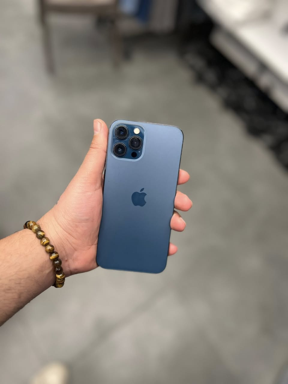 12 برو ماكس ذ 256 
بطاريه 78
سعر ٤٠٠
رقم ***********
