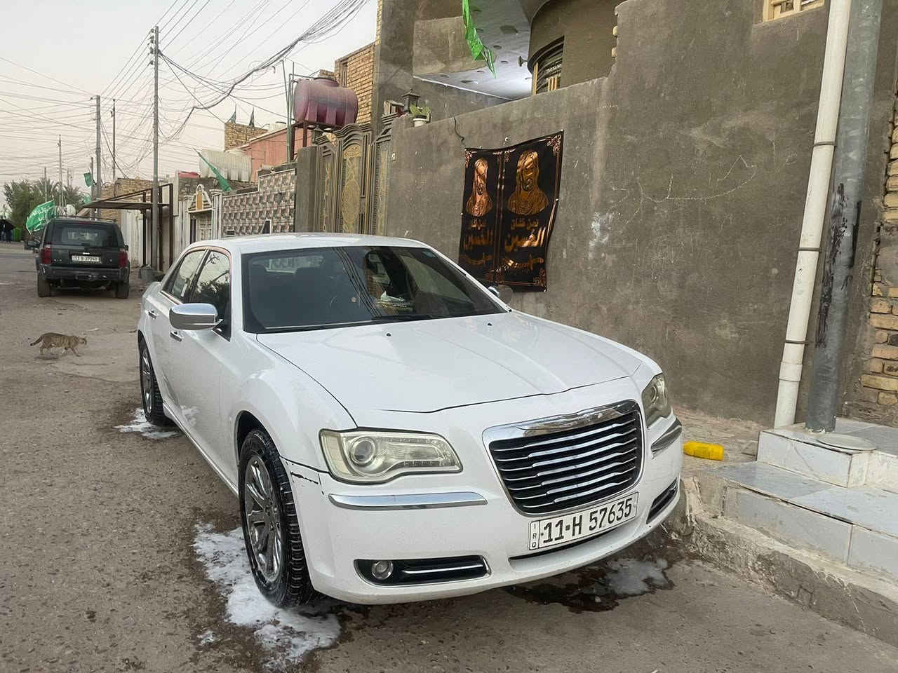 يا الله اوباما ٢٠١١ رقم بغداد باسمي
حدثها بنيد وجاملغات ثنين الأمامي وباب السايق صبغ فقط 
مكينه وكير جدد قبل شهرين شادهن 
سياره جاهزه ما تذب عليها ألف 
كلها شغاله 
سعرها ١٣٥ 
مكاني بلعماره 
***********
