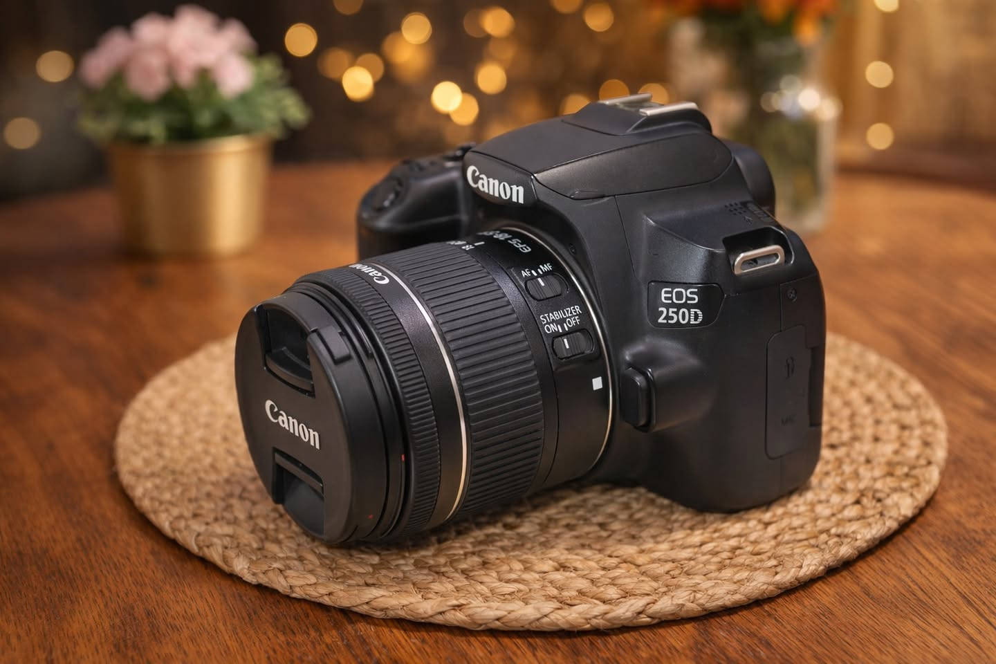 للبيع كاميرا كانون EOS 250D بحالة ممتازة شترها يقرا 18 الف تجمع بين قوة الـ DSLR وسهولة الاستخدام.

أبرز المواصفات:

الدقة: 24.1 ميجابكسل لصور غاية في النقاء.

الفيديو: دقة 4K مذهلة مع مدخل مايكروفون خارجي.

الشاشة: شاشة لمس متحركة بالكامل (سهلة جداً لتصوير السيلفي والفلوقات).

الفوكس: نظام Dual Pixel الذكي لتتبع العين والوجه.

البطارية: أداء جبار يصل إلى 1070 صورة في الشحنة الواحدة.

مابيها خدوش، استخدام منزلي بسيط

الملحقات : عدستها الاصلية , بطارية اصلية مع شاحن , جنطة صغيرة , حزام كارتون

المكان : الموصل

السعر : 600 الف

للتواصل الاتصال على الارقام التالية : *********** / ***********
