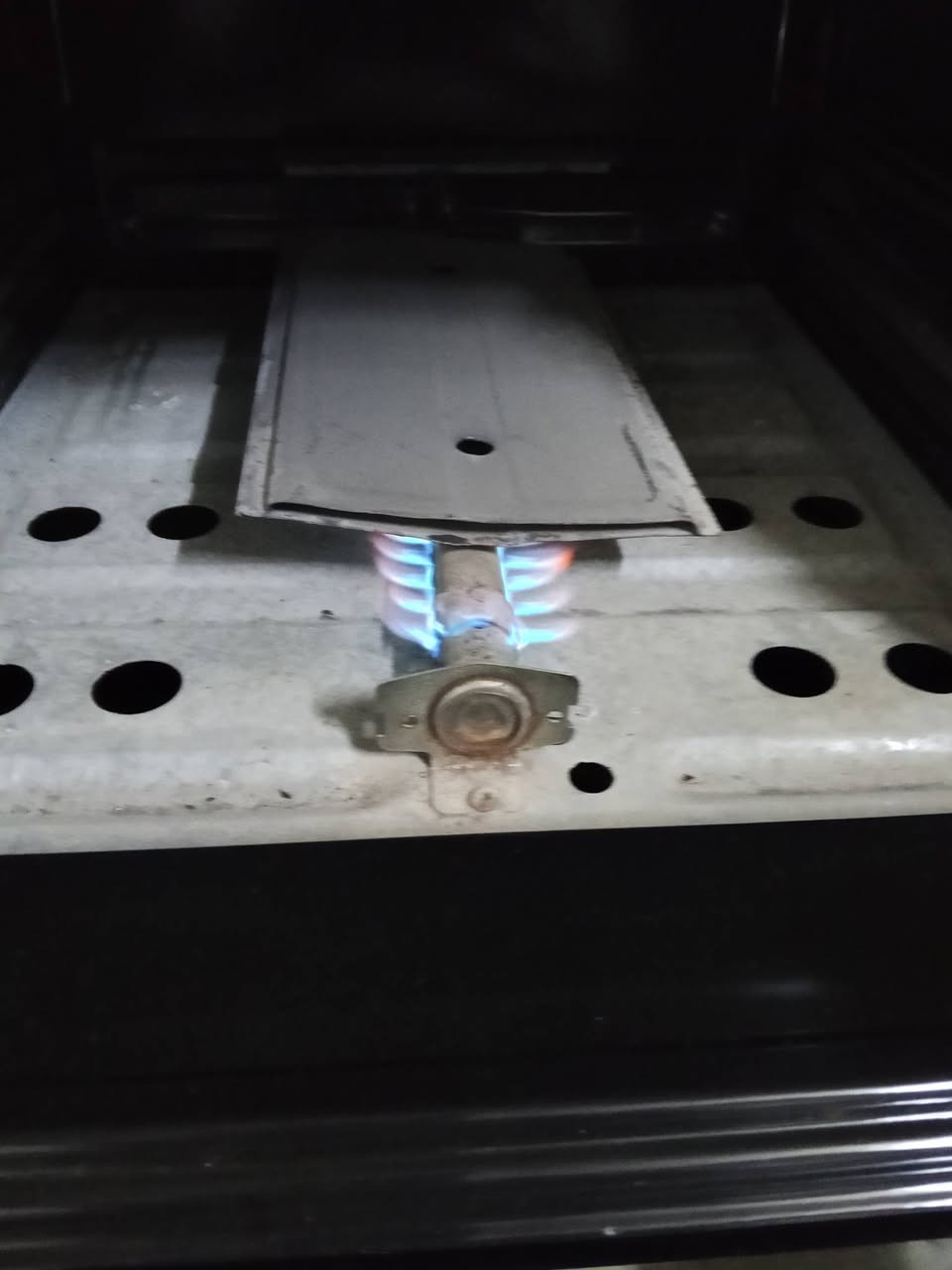 شعال بل شرط السعر 100الف 
رقم الهاتف ***********
