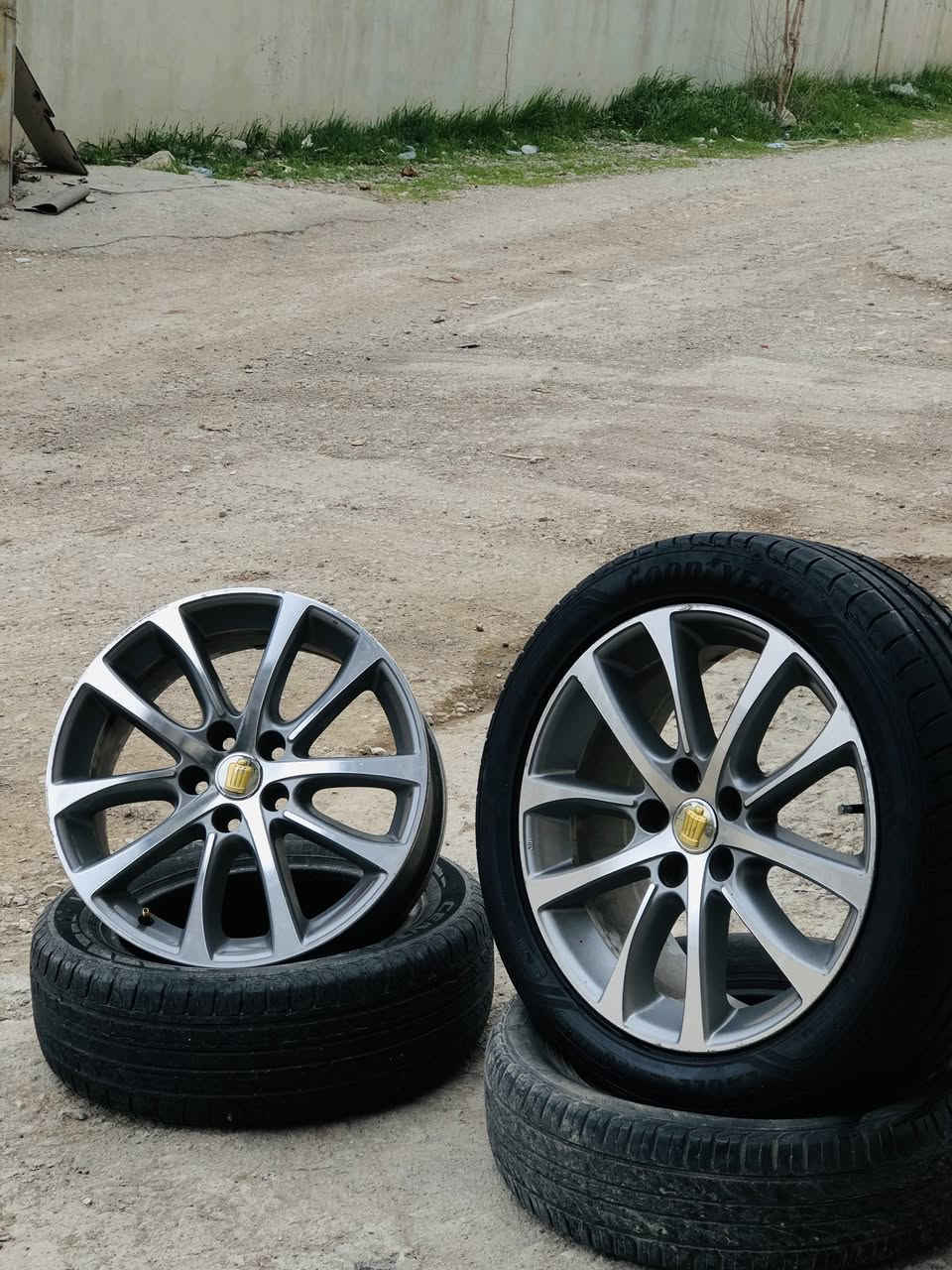 A
ئه م تايه و ويله مان هه يه بوو فروش يان گورينه وه ب
ماشاءالله شتيكى زور جوانه قياسى ١٨يه ماله كه خوى ديار
به يارمه تى ئادمينى دل 😍
***********
***********
