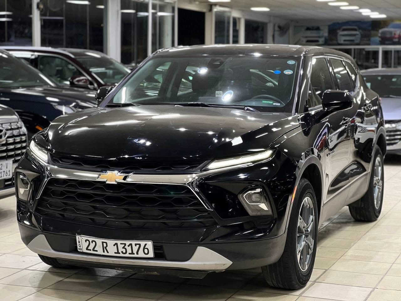 سلام عليكم شوفر ليت بلايزر 2024 2LT كفاله عامه من كلشي ماعده بارد بلبنيد وصور الحادث مرفقه بلمنشور 2000 تيربو المكينه مالتهه ماشيه 15الف بعدهه زيرو السعر 223للستفسار  ***********
