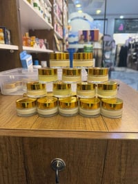 مزيل عرق • رائحة توليب • مخملية