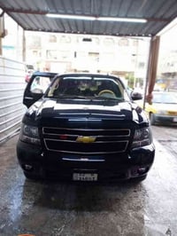 عندي تاهو 2009 LTZ سياره جديده مابيها گصه  تبريد ثلج تخم تاير سياره مص...
