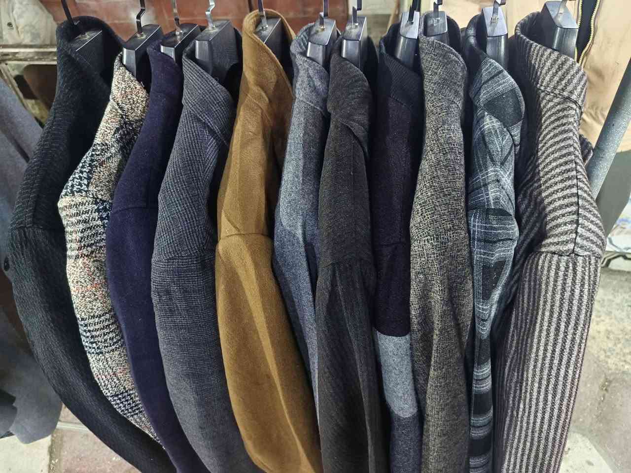 كوت رجالي
العنوان الماجديه شارع الملعب 
قرب السوق محل ابوذر 
***********
