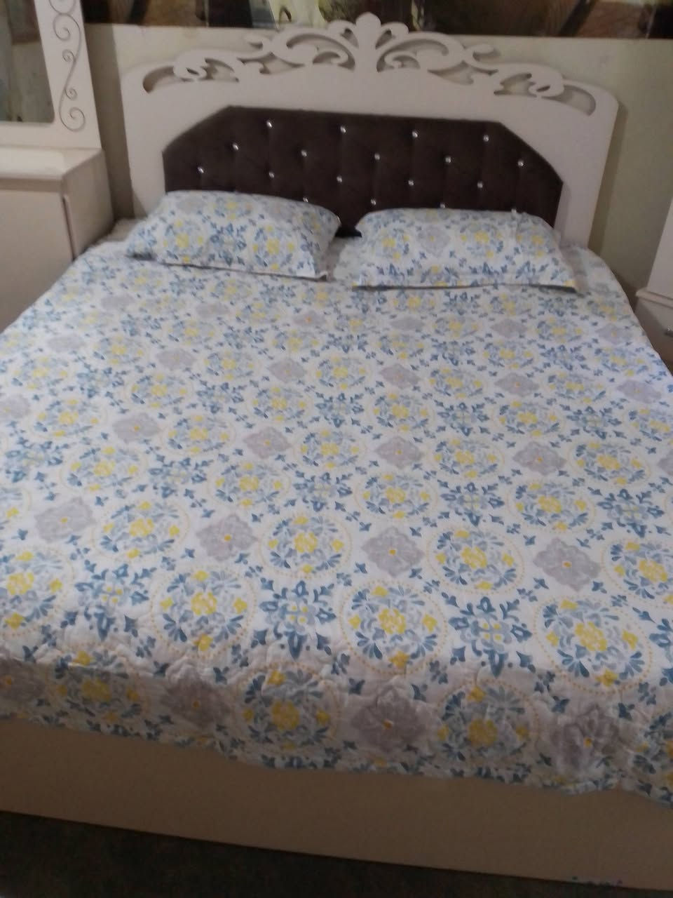 السلام عليكم 
غرفة النوم للبيع مكان كركوك 
السعر 400 ألف بي مجال 
للاستفسار اتصال بالرقم 
***********
