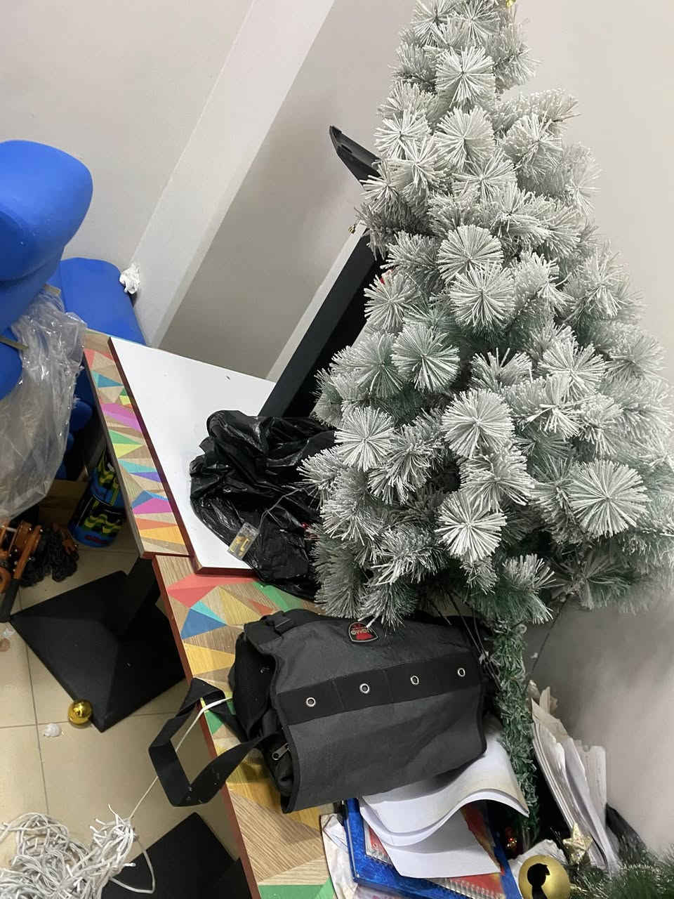 طاولات بدون كراسي نضافه 99‎%‎ جدد مثل مموضح بالصور  عدد10 السعر 40 للطاوله الوحده البيع كلهن

مبردات مستخدمات 3 اشهر عدد 3 
2 عاموديه ديكور 
و1 ام الخرطوم حلفات سليلوز  السعر 600 الف كلهم

مطحنه قهوه نظافه 95‎%‎ السعر 300
مكينه قهوه باريستا السعر 10 اوراق نظافه 95‎%‎ مستخدمه 3 اشهر  واقل
جهاز كاشير نظام مطاعم او كافيهات دبل شاشه نظافه 99‎%‎ السعر 600

مكينه سوفت كريم  مستخدمه نظام تبريد ليلي السعر 900

واتس اب ***********
ار دايركت
