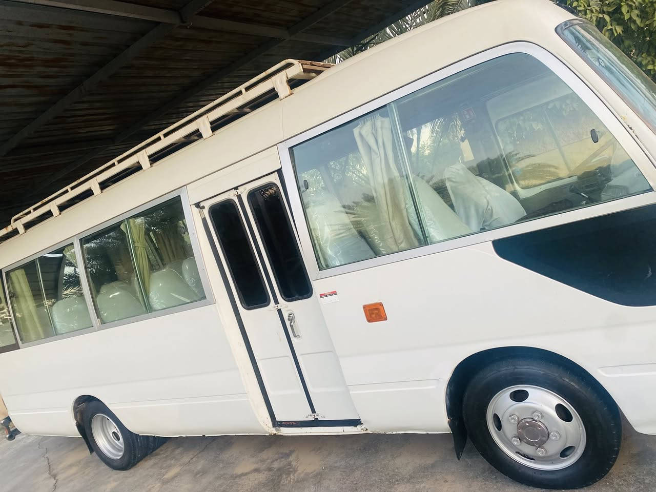 السلام عليكم
كوستر موديل ٢٠٠٧ رقم بغداد دولي سنويه ل ٢٠٣٠ السياره بيه صبغ الازرق توحيد لون وبيه صبغ ب البجم سياره حلوه وجاهزه مكينه وكير ويل ناصي الاكسل بي ونه ب٨٠  وتروح السعر ٢١٥ مكان السياره بابل ***********
