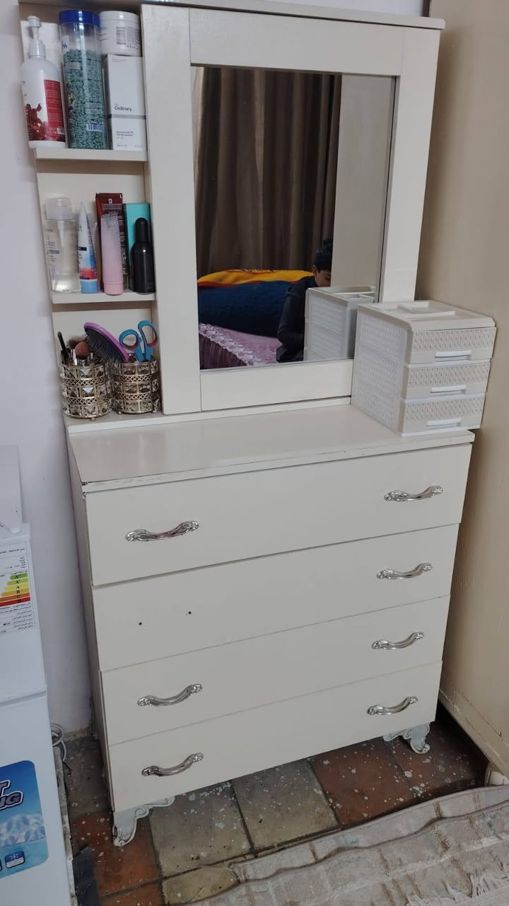 ***********
شراي واتساب يراسلني 
قيم واخذ 
شاشه ديكو ريمونت ماوس حجم ٤٣ بيهه نت وياهه الميز + ميز تواليت + زاويه مرايه 
عنوان بغداد الحرية
