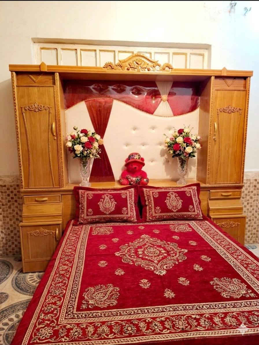 غرفة اخشاب صاج ام السته طابقين ام المسرح موديل حديث مستخدم نضيف شغل وسط دوشمه وترتيب ضهر جرجوبه براغي ملحقات كامله مع دوشك للبيع الديوانيه اتصال ***********
