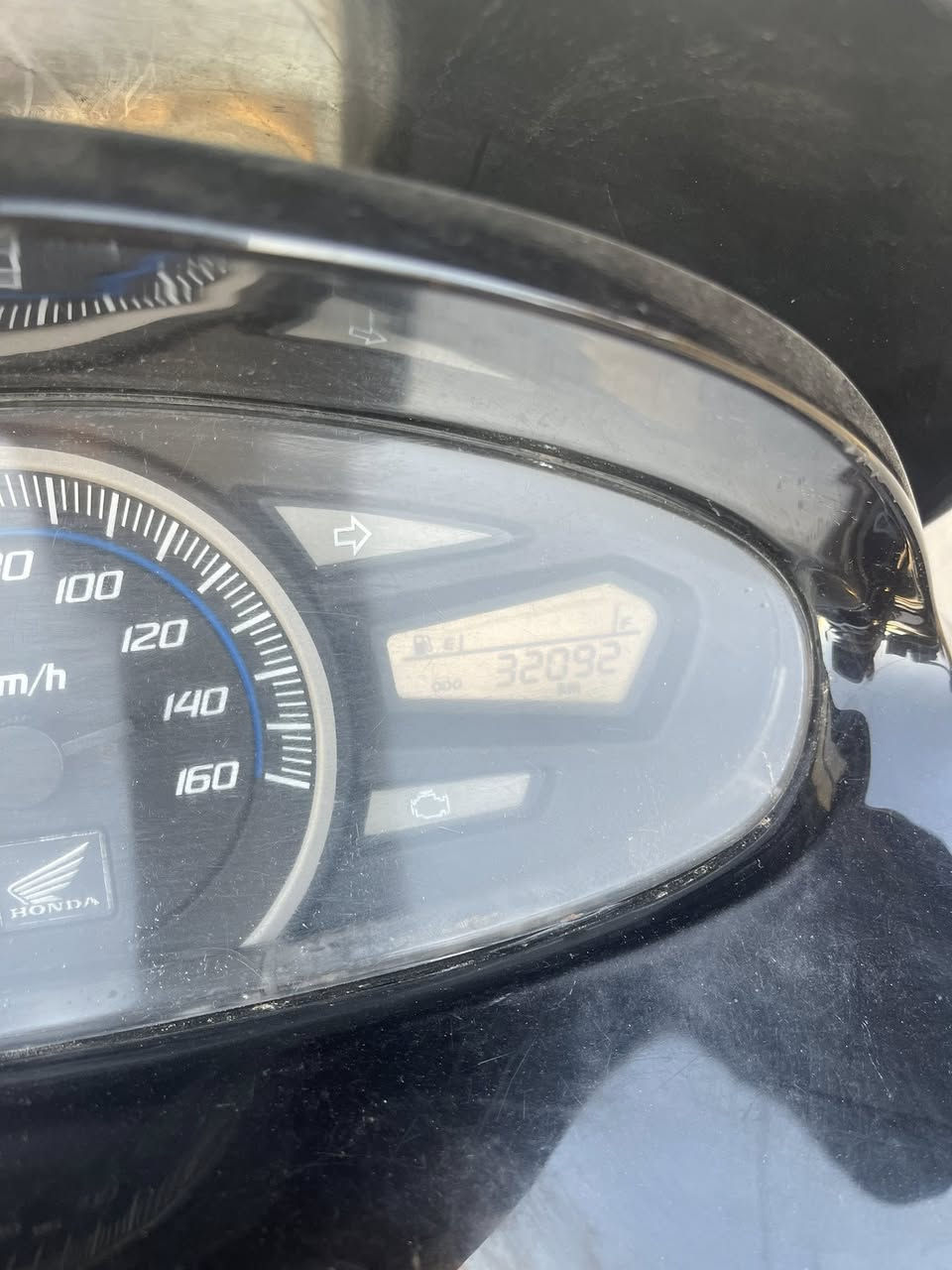 Pcx
سلام عليكم
للبيع pcx جيل اول ياباني jf 
مكينه مكفولة شلعة معدل خير من الله دراجة كلش نظيفة وممتعوبة ماشية 32الف كهربائيات كاملة دراجة نوزل ستاند كهربائي تايرات نظيفات جدد ممسحوكات مبدل اصلي تجي وتشوف+ كلج رياضي دراجة كل فترة اسويلها ادامة 
السعر:1350 وبيها مجال 
مكاني بغداد كاضمية 
***********
***********
