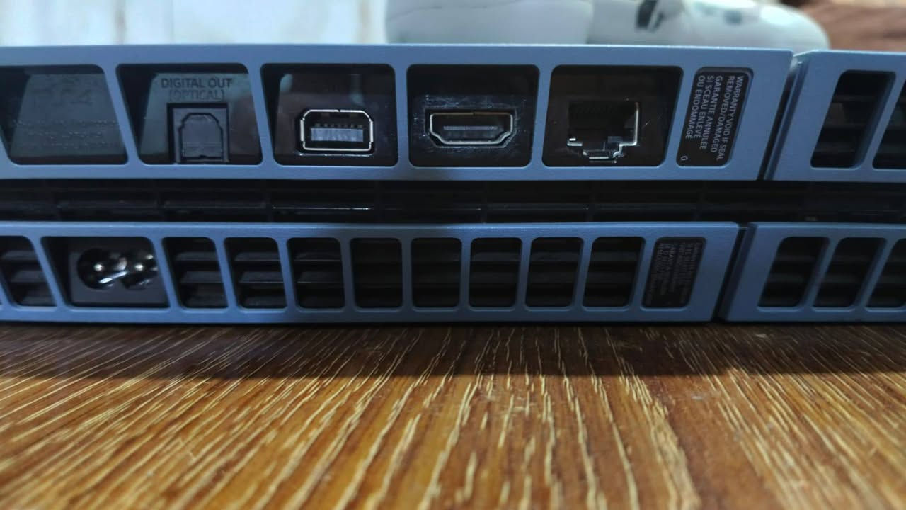 بلي فور الباب الأول جهاز لوك ستيكر نضافه فول ما مفتوح ولا بي عطل نهائيا ما مستخدم جان مضموم ذاكرة 500 ويا قرص وجوستك وكارتون ماته السعر 250 العنوان البصرة الاتصال ***********
