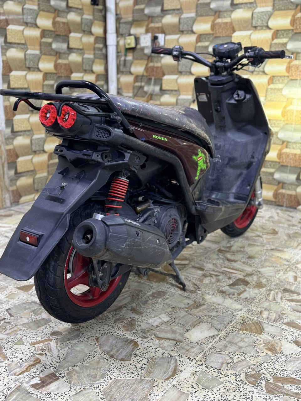 سلام عليكم سكنس جبلي مديل ١٥ دراجه كفاله عامه مكينه خرسه ما تنسمع شلعه معدل فول كهربايات كلهه شغاله قبل ٣ اشهر نازله رمبه اوراقهه موجوده دراجه جديده بعدهي ابوضع الوكاله مابيهه نقص برغي سعر ٩٧٥ بغداد المشتل 
***********
