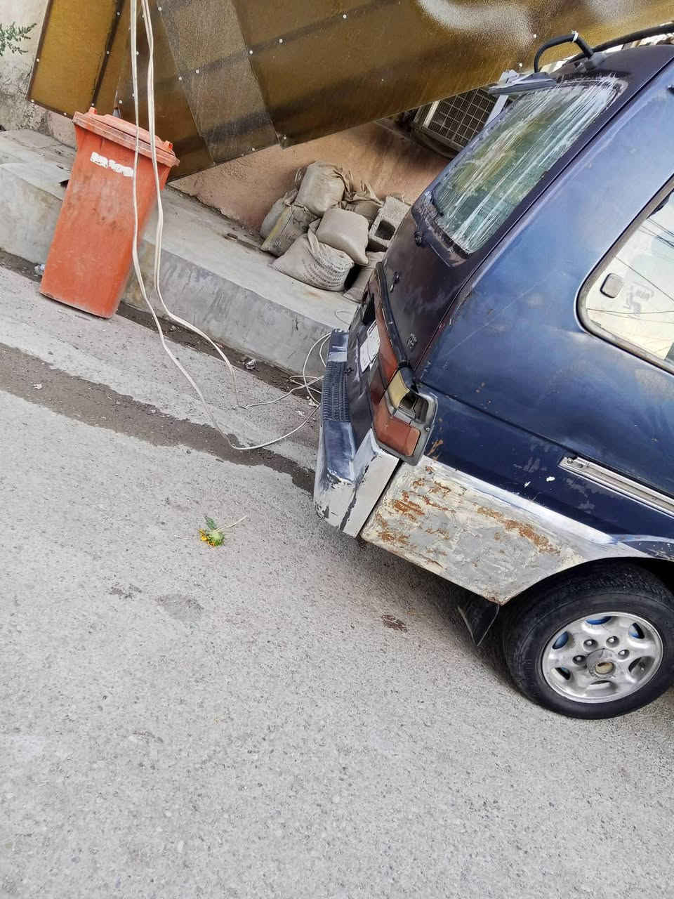 السلام عليكم كيه بسته موديل 94سياحي مكينه كير مكفوله شواصي سياره بلاديه سنويه نهايه سنه 28مصفره هيأه وغرامات والاتصال ع الرقم ***********
