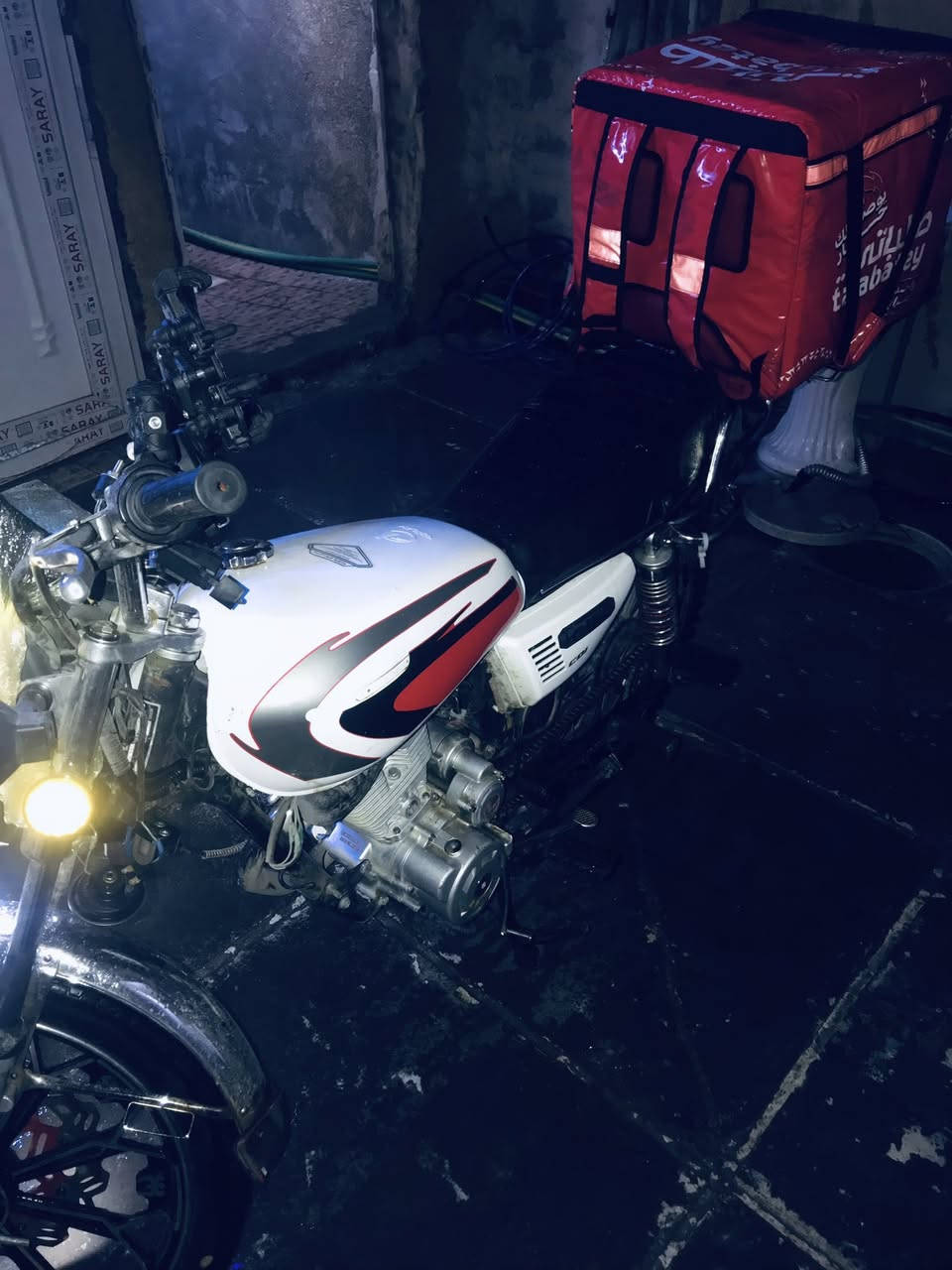 سلام عليكم :مرخصت الادمن
دراجه ايراني للبيع موديل2024بصمه الله شاهد الدراجه جديده برغي ما متوح بيهة اوراق كامله 
السعر700وبيهة مجال
***********واتساب
