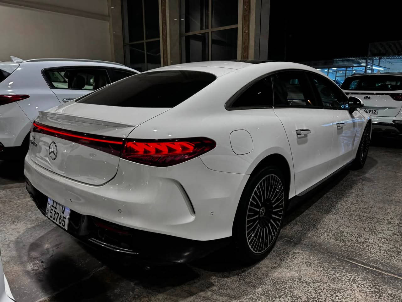 مرسيدس-بنز +EQS 450
سنة الصنع:2022
المسافة المقطوعة:24,000mi
الوارد: أمريكي
المواصفات:
ناقل الحركة: أوتوماتيكي أحادي السرعة
نظام الدفع: دفع رباعي كهربائي ذكي
البطارية: سعة 107.8 كيلوواط/ساعة بمدى قيادة طويل
التعليق: نظام AIRMATIC الهوائي المتكيف لراحة فائقة
التوجيه: توجيه خلفي نشط لثبات أعلى وسهولة مناورة
العجلات: جنوط فاخرة قياس 21 إنش
الفرامل: نظام كبح متطور مع استرجاع طاقة
التجهيزات والرفاهية:
نظام صوت Burmester ثلاثي الأبعاد
مقاعد جلد فاخر مع تدفئة وتبريد وذاكرة ووظيفة مساج
سقف بانورامي كهربائي
عزل صوتي متقدم + تكييف رباعي المناطق
ديكور داخلي فاخر مع إضاءة محيطية متعددة الألوان
إضاءة Digital Light بتقنية LED متطورة
كاميرات رؤية 360 درجة + مساعد ركن + مراقبة النقطة العمياء
مثبت سرعة متكيف + مساعد الحفاظ على المسار + مكابح طوارئ أوتوماتيكية
حزمة قيادة شبه ذاتية متقدمة
مساحة خلفية واسعة جدًا بأعلى مستويات الفخامة
سيارة كهربائية فاخرة بالكامل تجمع بين الأداء الهادئ، التكنولوجيا المتطورة، وأقصى درجات الراحة.

للاستفسار: ***********

معارض البياع_شارع الوسط_معرض العربة لتجارة السيارات
#مرسيدس #بيع_سيارات #سيارات_جديدة
