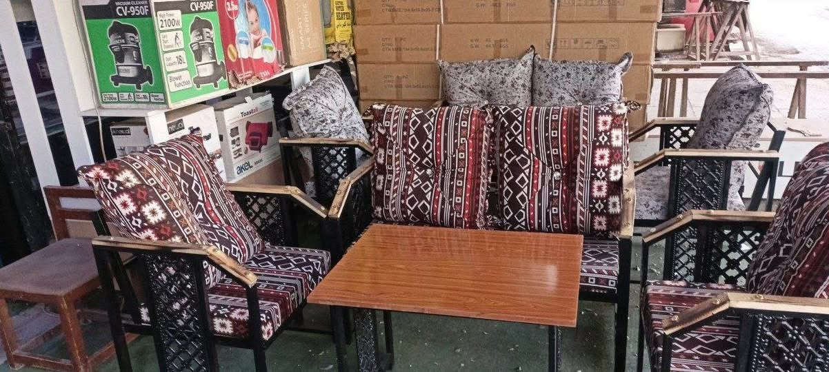 تخم 4 مقاعد 
مع الطبله الوسطيه 
تفصال حسب الطلب 
المقعد حديد 
السعر 375 الف بغداد, العراق


**إذا كنت صاحب هذا الإعلان وتريد حذفه لأي سبب، رجاءا أرسل رسالة إلى الدعم الفني**