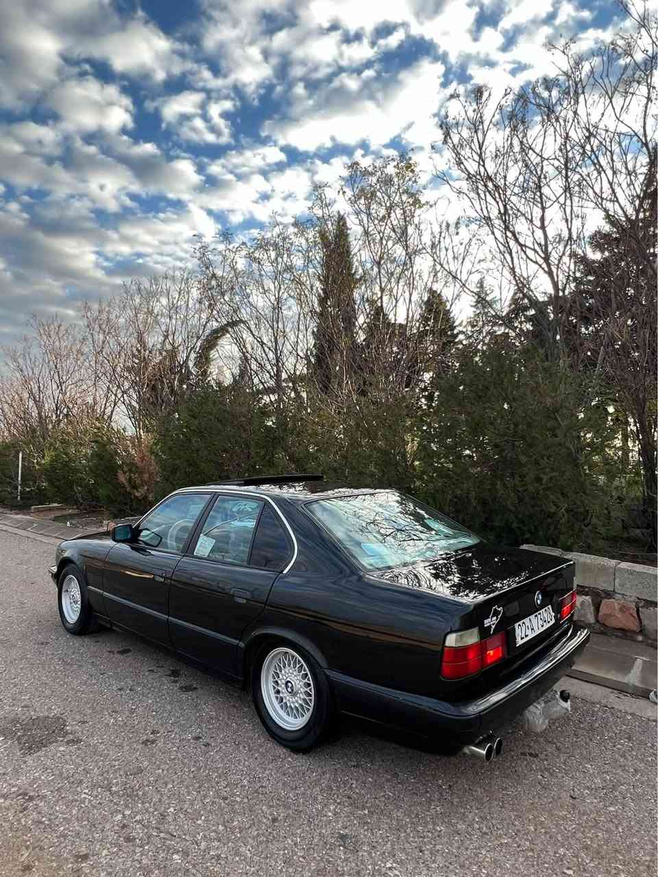 شتی جوان و ڕاقی ✨

BMW
بیئێم بۆ فرۆشتن 
مۆدیل ١٩٩٢ فولی گێڕ عادی 
هەموو شتی لەسەر دەقی بیلادی 📦
مەکینە 520i کەپس بیلاد
بێ لێدراوی قرچیشی نیە   
بیلادی گێڕ عادیە لەسەر پلێتیش 
تەبرید سارد و گەرم بەشەرت 🥶 
چوار ویلی حەسیر بیلادی 
هەر چوار تایە نوێ
دۆسەکانیشی بیلادە
هۆکی بیلادی 

مواسەفات 
سڵاید کارەبایی 
پێش پان 
جام کارەبا 
پەردە 
کوشنی پەڕۆ بێ دڕاوی  
لایت و بەگلایت بیلادی 
زۆر شتی تر 
ڕەقەم هەولێرە
هەزەی نوێیە 
سەنەوی تا ٢٠٣٠ نوێیە بەناوی خۆمانە 
وەکالەو پەنجەمۆر بەشەرت 
گێڕ،مەکینە،تەحویل،غەڕامە،بڕاوە،لێدرا،هەموو شتی بەشەرت
سەیارەکە چرکەی تێدانیە هەموو هەموو شتی بەشەرتە 
بۆ زانیاری زیاتر پەیوەندی بەم ژمارە تەلەفۆنەوە بکە 
***********
واتساپی لەسەرە 
شوێن.کۆیە كويسينجاك, أربيل
