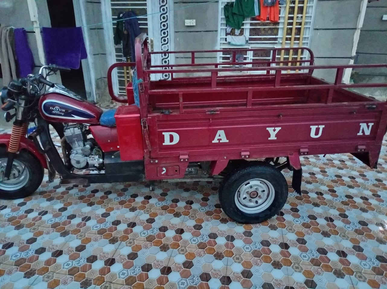 ستوته للبيع دايوان مديل 19اوراق كامله مكاني ديالى المقدادية شهربان حي العسكري السعر مليون و400 وبيها مجال خابروني على الوتساب ***********
