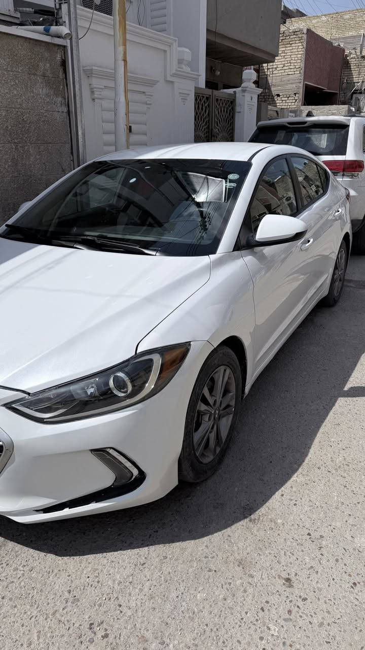 النترا 2018 
امريكي 
السعر ١٢٥ ورقة
رقم اربيل ب اسمي 
مواصفات
شاشة كبيرة 
كامرة
شاشة اعطال 
مانع انزلاق 
تحكم ستيرن 
وبقية المواصفات 

العنوان بغداد الشعب 
***********
