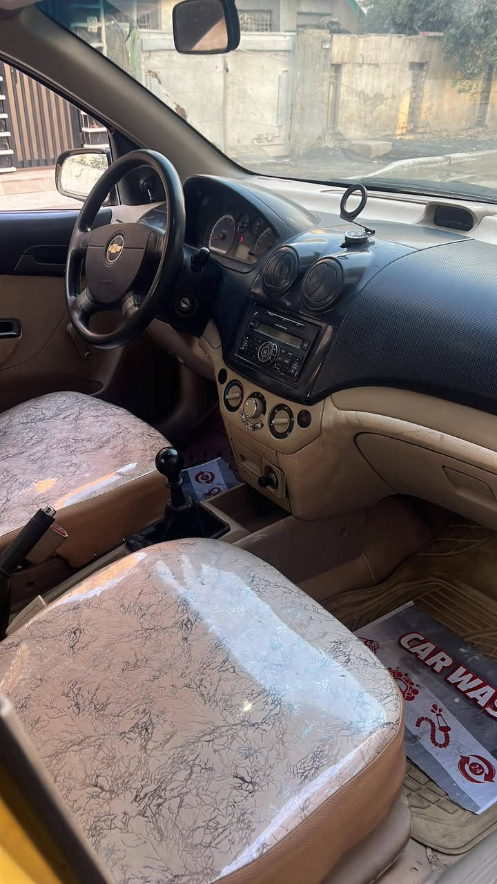 السلام عليكم شوفرليت افيو موديل 2010
خليجي الشركه العامه
مكينه جديد طك فلين قبل شهر بدلته 
 مكينه مفتوح  مو مسكر
كير بلادي ماملعوب بي
كهربائيات شغاله وتخبل
سياره شلعه ومعدل  
سياره مدوشمه جديد وارضيات وغرفه تخبل 
بيه ضربه خفيفه بل وره ومصلحه 
لايت وبك لايت  جدد
تحويل ثاني يوم
مصفره هيئه وغرامه 
رقم دولي جديد
عنوان بغداد الأمين الثانيه
(سعر 55) وبيه مجال لطيبين
رقمي ***********
