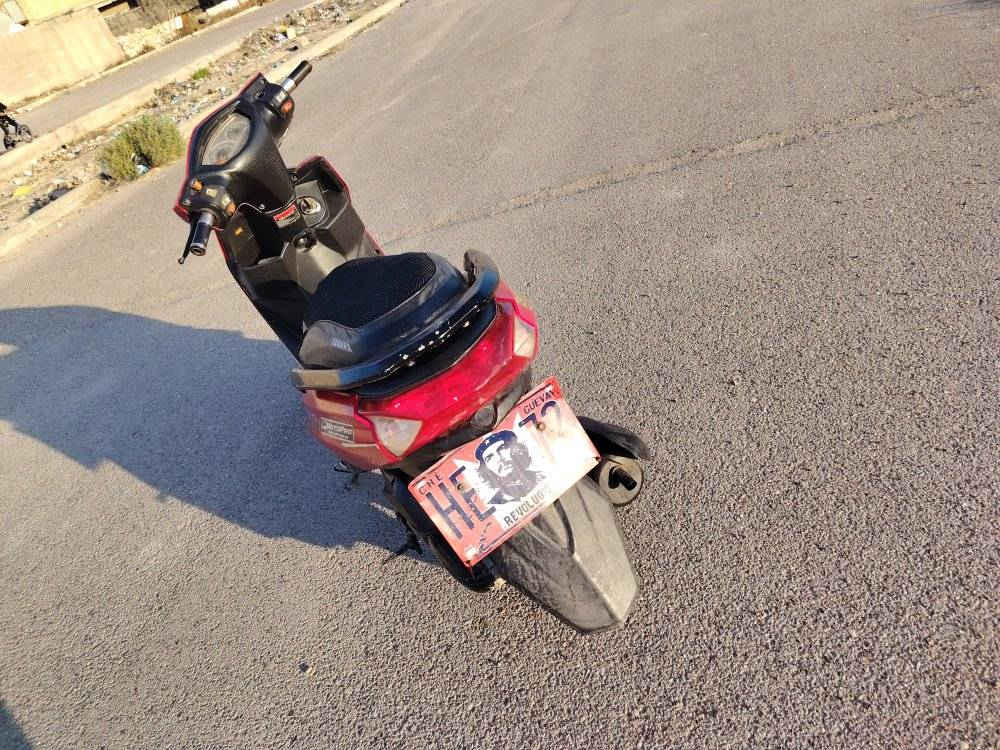 دراجة سكنس x1 صيني
سعر 260الف  

120 سرعة 

كهربائيات كاملة 

اشاير 

بك لايت 

لايت زنون 

هورن 

بريكات 

بيهه خيط بخار مماثر 

شلعة ومعدل  الدراجة 

كفرات بيهن شخوط 

سعرهه 260 الف 

الشراي خاص


**إذا كنت صاحب هذا الإعلان وتريد حذفه لأي سبب، رجاءا أرسل رسالة إلى الدعم الفني**