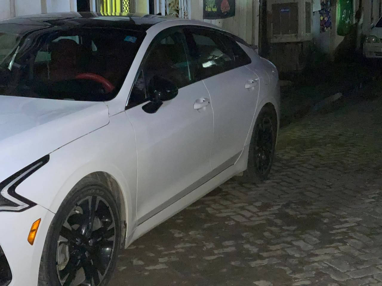 السلام عليكم كي فايف موديل 22 وارد أمريكي اختصار فول مواصفات اهواي بيهه مواصفات السعر 180 وبيهه مجال بصيط  اتصل و بخدمتكم***********
