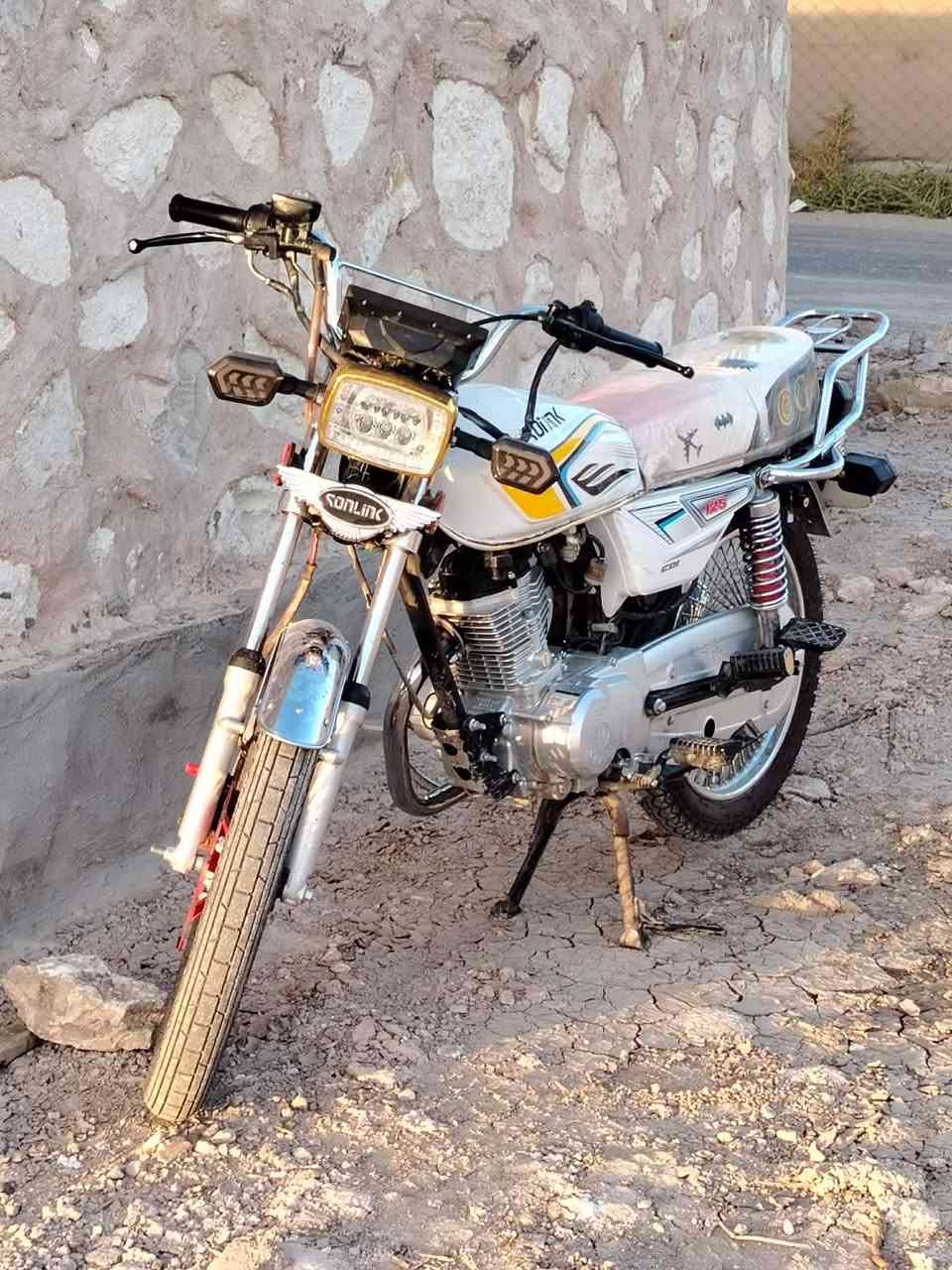 سلام عليكم تايكر سونك لبيع موديل ٢٥ ٥كير أوراق وكيل دراجه مكفوله كفاله عامه عقل رياضي شادله صلنصه نجمه دراجه احله من صور مكاني بابل نيل ***********سعر ٦٧٥ وبيه مجال كلش قليل
