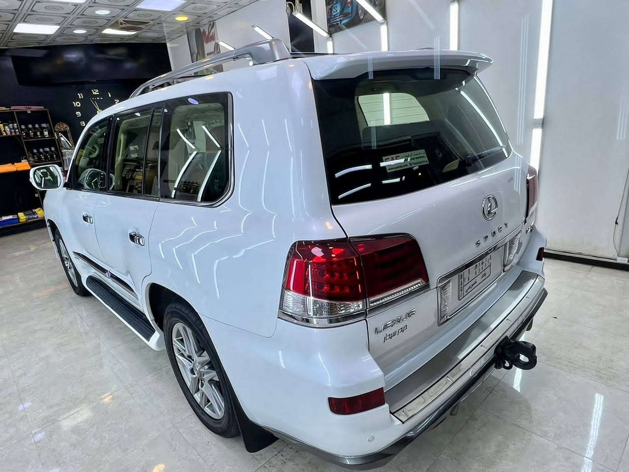 لكزز 2014
مكفوله كفاله عامه وكل صيانته بالشركه السياره كلش جديده وبالعافيه عل ياخذه ماشيه ١٩٠ الف 

فول مواصفات مايحتاج اذكرهن الكزز معروفه مواصفاته كلهن بيه رقم بغداد وبأسمنه صارله اربع سنوات عدنه استخدام حلو على ايد وحده وجاهزه من كلشي اي نقص مابيه والسعر 460
         العنوان واسط قضاء الزبيديه 
               ***********
