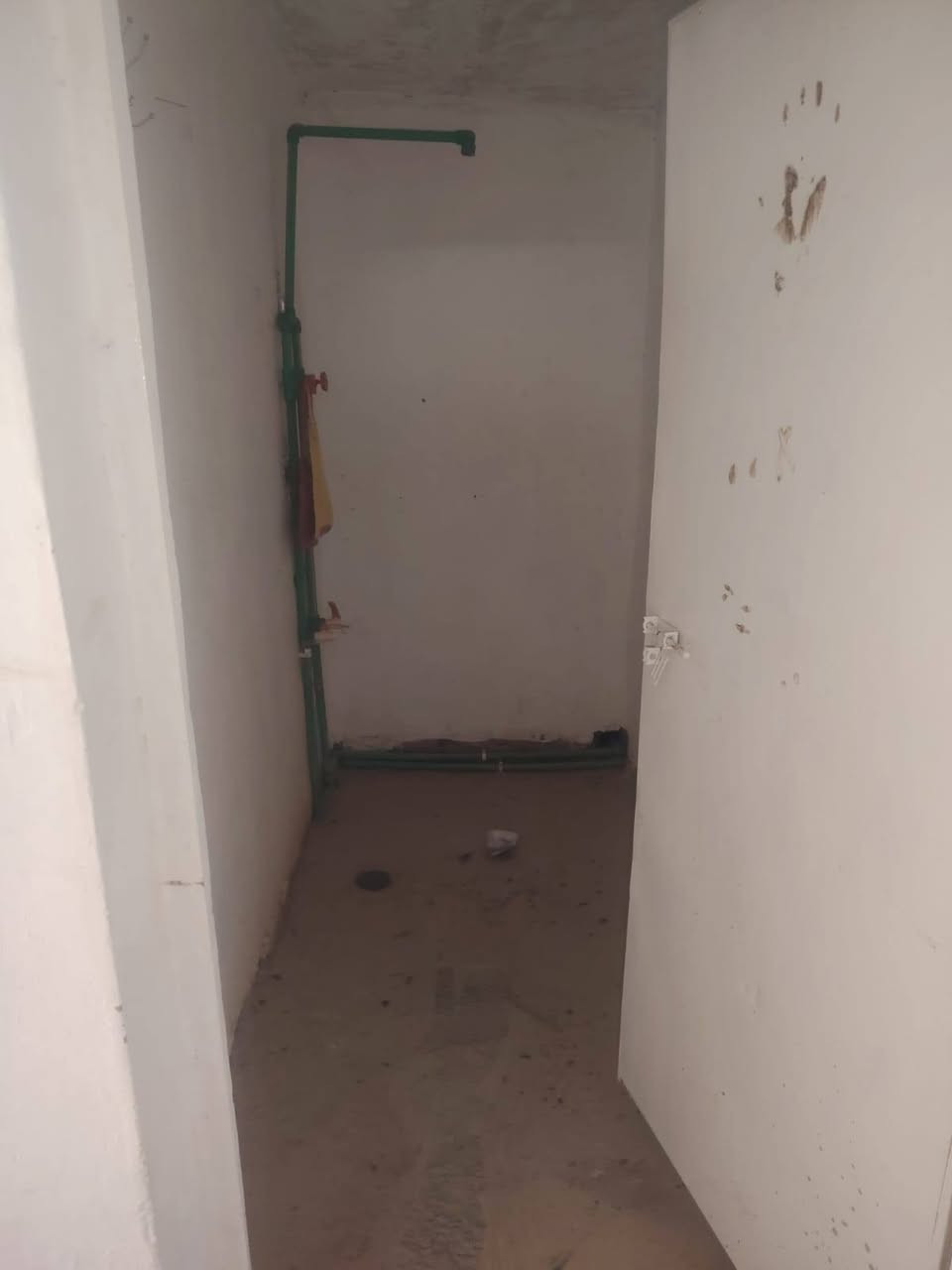 مشتمل مطلوب مبادرة قسط شهري 416الف  100متر طولاني زين القوس بشارع الملة فرعي كبال ساحة  قريبة على مدرسة
بناء بلوك وسكف عكادة  كما موضح  للاستفسار *********** علما مطلوب95 مليون  مبادرة
