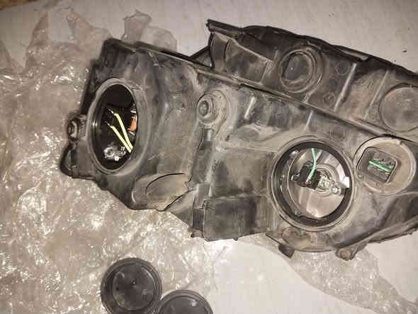 السلام عليكم ...                        
لايت موهافي جهة اليمين فقط. 
للاستفسار :- بغداد/كراج الخالدي  ساحة الطيران / الشارع العريض 
ابو علي / ***********
