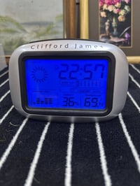 ساعة • توصيل • حجز