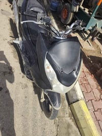 Pcx جيل 1 دراجة مكفولة كفاله عامه المكينه دهن موتل و بانزين محسن ، بس ...