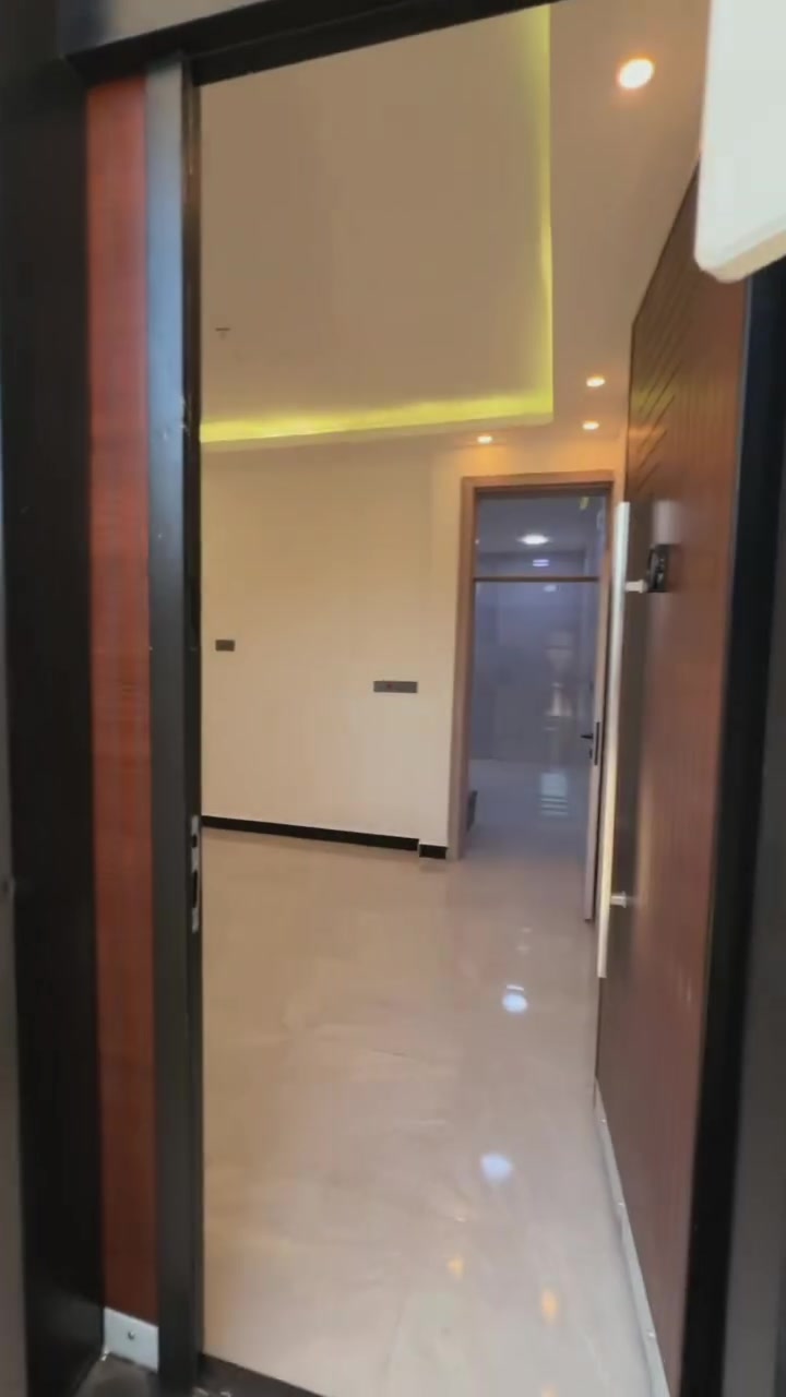 ✨السلام عليكم 
🏠#للبيع_بيت 50متر واجهيه 5متر نزال 10متر 
🏗️بناء طابقين 

📍العنوان #بغداد_الدور_البوعيثه
⬅️مجمع العيثاوي 

🔹يحتوي البيت على
✅غرف منام 2
✅ستقبال-
✅مطبخ-
✅مجمع صحيات 
🔴 ملاحضه البيت جاهز للسكن ✨ 

🔹نوع العقار طابو زراعي سند 25 اقرار محكمه

🔴السعر جدآ مناسب

⬅️ للاستفسار خاص او الاتصال على الرقم  
☎️***********
