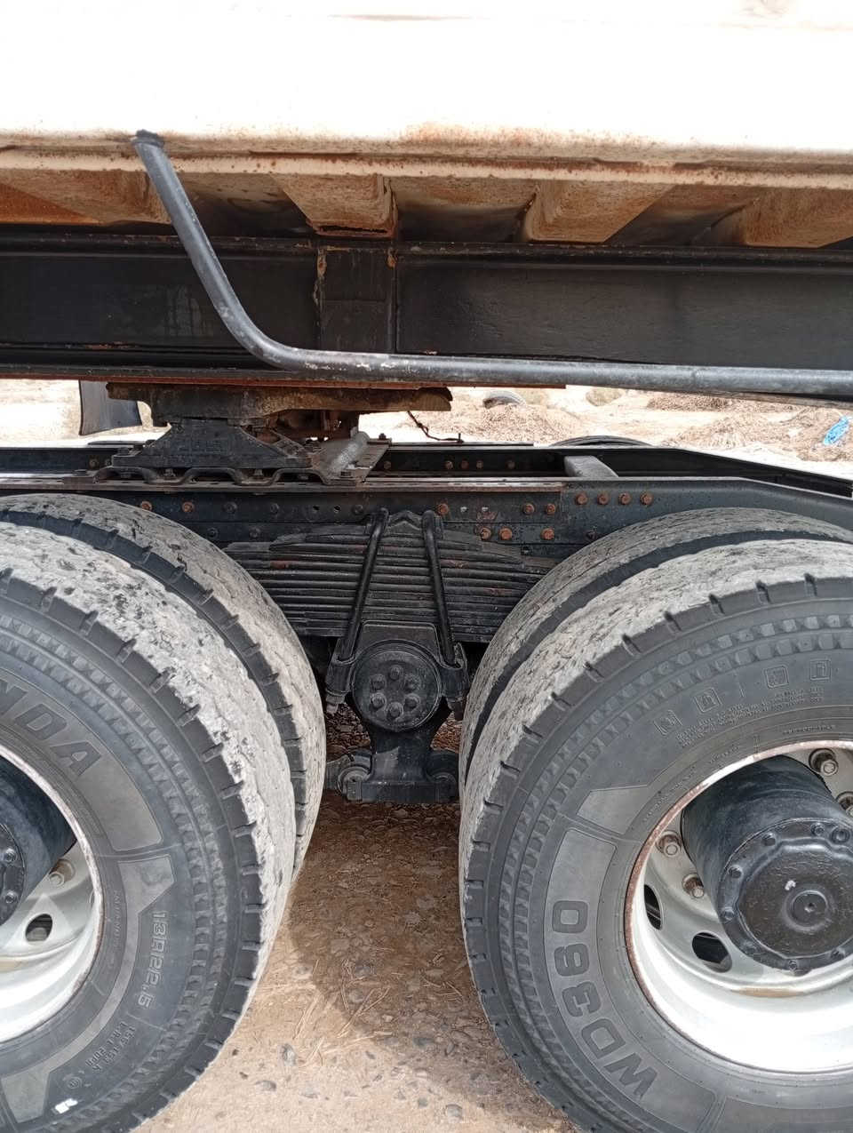 السلام عليكم 
البيع مان موديل 
2007 معلايه 2012 
كير مكينه جديد حجم 410
تخم تاير راس وعربانه
البيع راس او كامله
اتصل عل رقم 
***********
