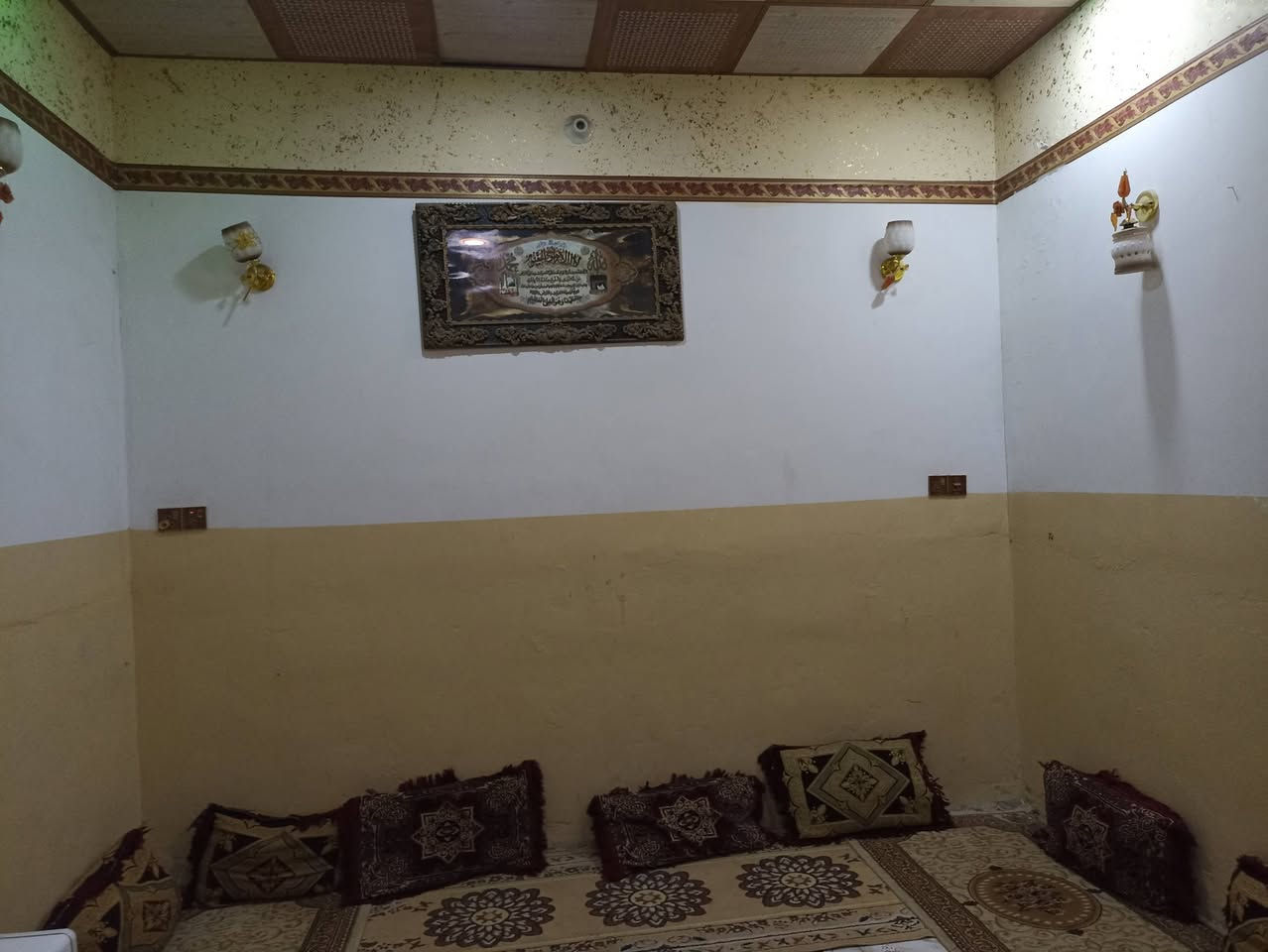 سلام عليكم اعيد النشر بسبب الوعود الكاذبه بيت زراعي للبيع مساحه 220م ارضيه بور سلاين غرفتين صاله واستقبال ومطبخ حمامات داخليه مجاري رئيسيه كهرباء اخوان الله يرحم والديكم المو شراي لا يضل يكسر بحلال الناس ويضل رايح جاي مكانه زراعي شارع الحمام شارع عقيل دنفش  *********** السعر 55قفل بدون عمله
