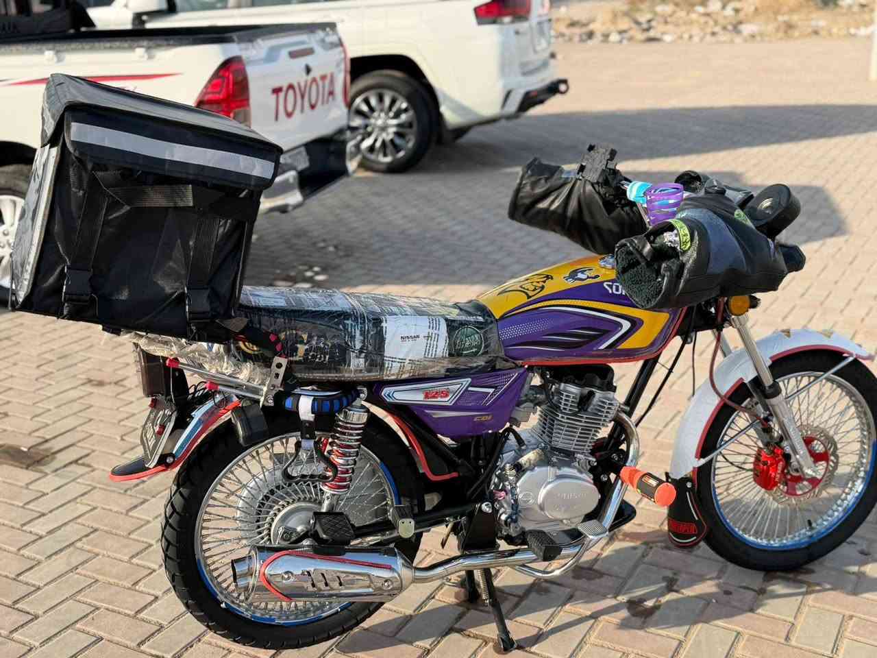 السلام عليكم دراجه تايكر موديل ٢٥ كلشي مايعزه شرط محرك مامفتوح مكاني بيجي سعره 675 وبي مجال اتصل او متواجد فيس ***********
