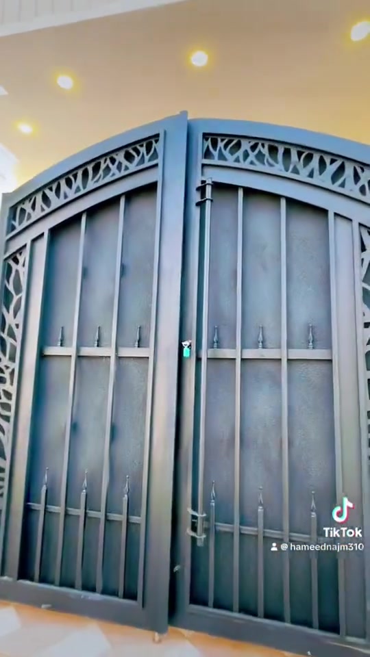 🏡 للبيع – دار جاهز للسكن 🏡
🔹 الموقع: بغداد – الدورة – البوعيثة

📌 مجمع السلطان الثالث ، السادس فرع من الشارع العام

تفاصيل العقار:

✅ المساحة: 100 متر

✅ الواجهة: 6.25 متر

✅ النزال: 16 متر

✅ عدد الطوابق: طابقين وبيتونه ✅حديث

مواصفات البناء:

✔️ 3 غرف نوم واسعة

✔️ استقبال مريح

✔️ صالة واسعة

✔️ مطبخ بتصميم عصري

✔️ صحيات عدد (2)

✔️ تشطيب درجة أولى مع جميع الخدمات

🛑 ملاحظة: الدار جاهزة للسكن فورًا

🛑 البيع مباشر من المالك بدون دلالية

📜 نوع العقار: طابو زراعي – سند 25 – إقرار محكمة

📞 للاستفسار:

📲 اتصال أو واتساب على الأرقام:

☎️ ***********

☎️***********

📩 لمزيد من التفاصيل، تواصل معنا عبر الخاص أو الاتصال المباشر!
