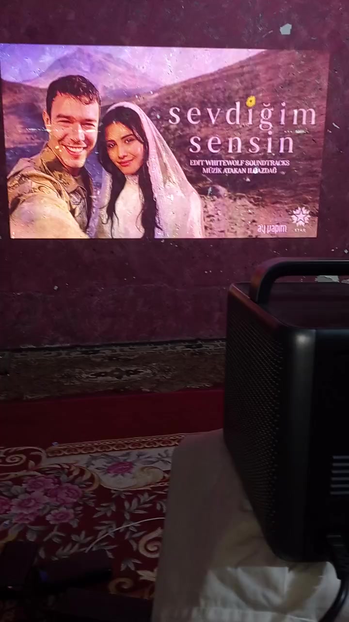 NEBULA Cosmos Laser 4K Projector

✨ المواصفات الأساسية:

دقة عرض: 4K UHD

سطوع: 2200 ANSI Lumens

تقنية: Cinema-Grade Laser

حجم شاشة: حتى 150 إنش بنسبة رمية 1.27:1

تباين: 1000:1 Contrast Ratio

دعم: HDR10

🛠 المزايا الذكية:

Autofocus تلقائي

Auto Keystone Correction لتصحيح الانحراف

Screen Fit لضبط الشاشة حسب المكان

Eye Guard لحماية العين

📡 الاتصال والتطبيقات:

Android TV Dongle مع أكثر من 400,000 فيلم ومسلسل على 7,000+ تطبيق

دعم Netflix رسمي

Wi-Fi & Bluetooth مدمج

🔊 الصوت:

Dolby Audio لتجربة صوتية سينمائية

⭐ التقييم: 4.4 نجوم (548 مراجعة)📦 مناسب للبيت، المكتب، والعروض التجارية

أقترح تنشرها مع صورة المنتج وتخلي العنوان بارز مثل:"حول أي مكان إلى سينما مع NEBULA Cosmos Laser 4K"


**إذا كنت صاحب هذا الإعلان وتريد حذفه لأي سبب، رجاءا أرسل رسالة إلى الدعم الفني**